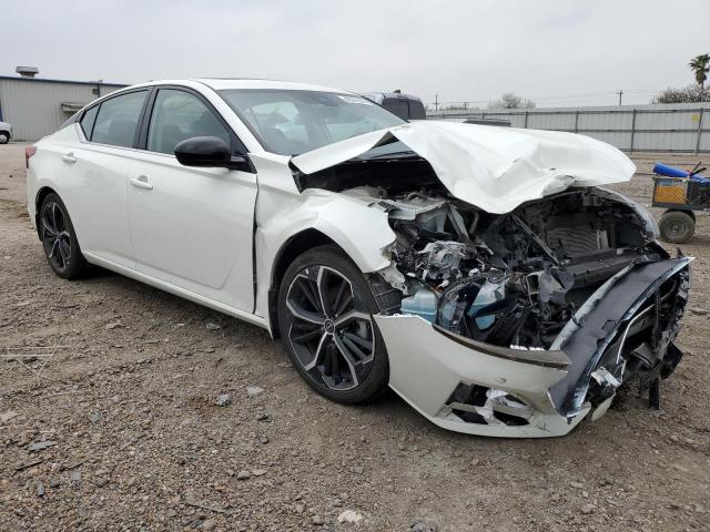 1N4BL4CV0PN353257 - 2023 NISSAN ALTIMA SR WHITE photo 4