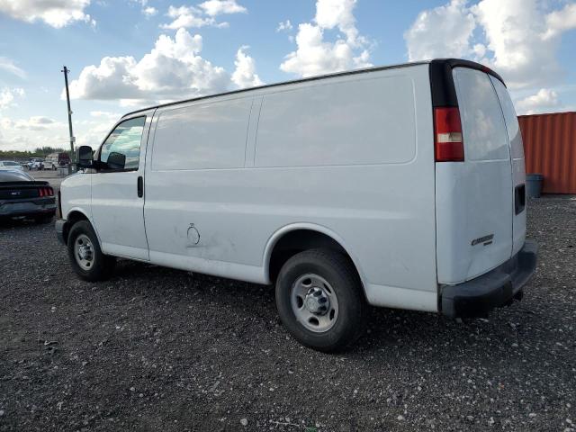 1GCWGFCA8E1207928 - 2014 CHEVROLET EXPRESS G2 WHITE photo 2