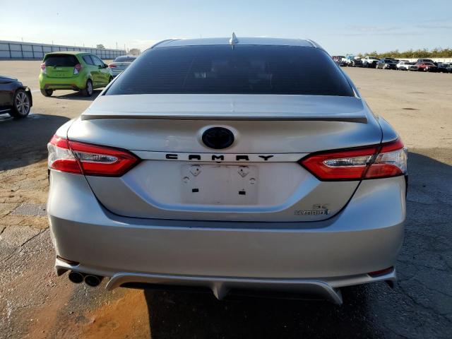 4T1G31AK5LU523650 - 2020 TOYOTA CAMRY SE SILVER photo 6