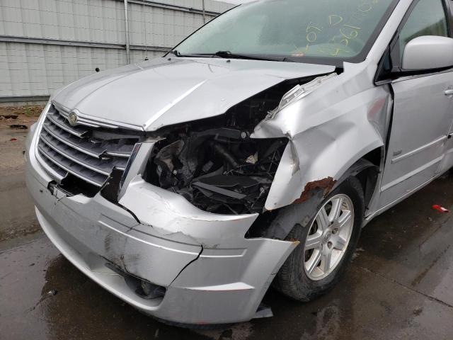 2A8HR54P58R769326 - 2008 CHRYSLER TOWN & COU TOURING ვერცხლისფერი ფოტო 9