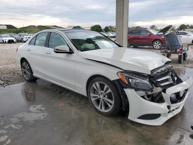 55SWF4JB7GU168955 - 2016 MERCEDES-BENZ C 300 WHITE photo 4