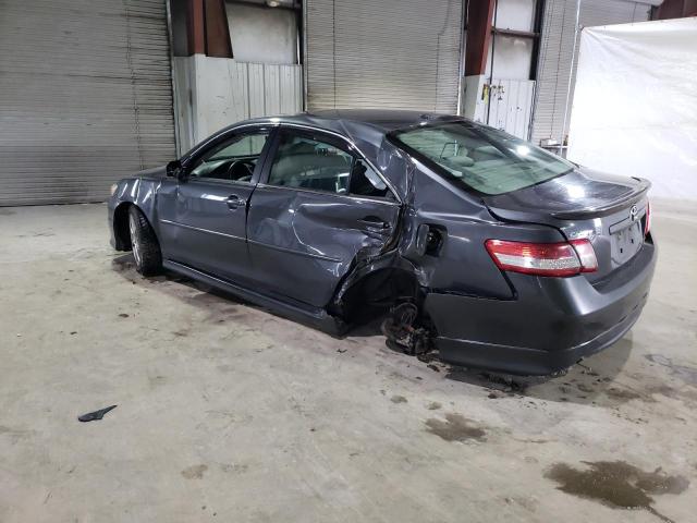 4T1BF3EK1BU226624 - 2011 TOYOTA CAMRY BASE GRAY photo 2