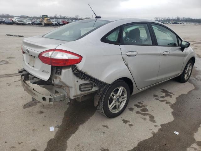 3FADP4BJ8JM105884 - 2018 FORD FIESTA SE SILVER photo 3