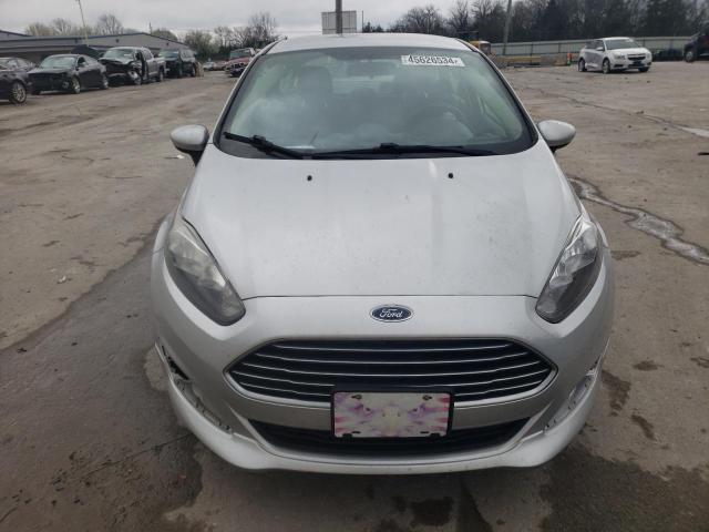 3FADP4BJ8JM105884 - 2018 FORD FIESTA SE SILVER photo 5