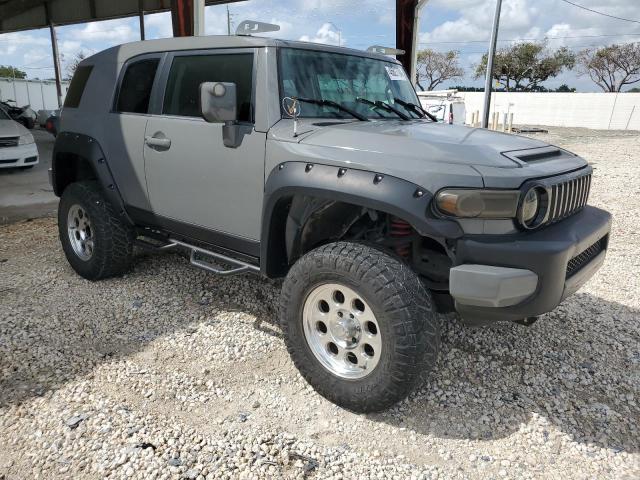 JTEZU11FX8K002449 - 2008 TOYOTA FJ CRUISER SILVER photo 4