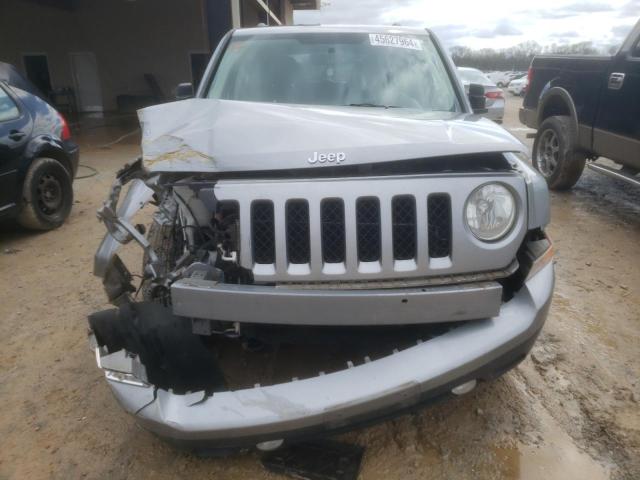 1C4NJPFA7GD792484 - 2016 JEEP PATRIOT LATITUDE SILVER photo 5