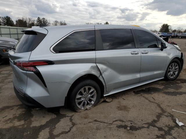 5TDKRKEC2MS011632 - 2021 TOYOTA SIENNA LE SILVER photo 3