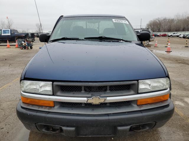 1GCCT19W528201267 - 2002 CHEVROLET S TRUCK S10 BLUE photo 5