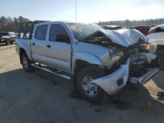5TFJU4GN6DX036354 - 2013 TOYOTA TACOMA DOUBLE CAB PRERUNNER SILVER photo 4
