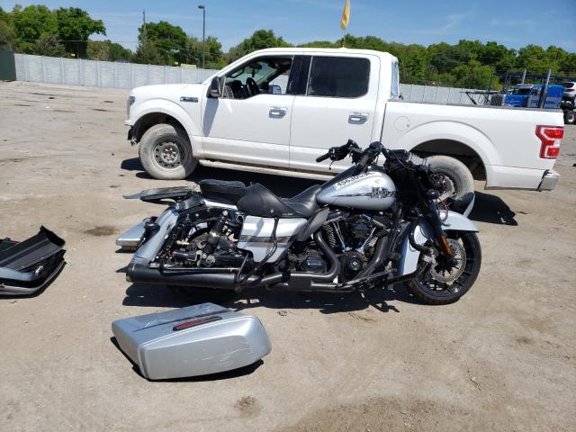 1HD1KRP15KB618924 - 2019 HARLEY-DAVIDSON FLHXS SILVER photo 1