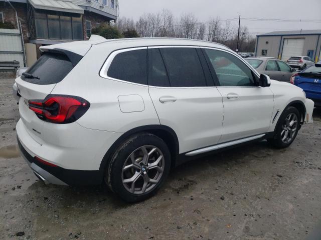 5UX53DP01N9J43129 - 2022 BMW X3 XDRIVE30I WHITE photo 3