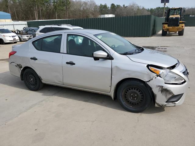 3N1CN7APXKL832635 - 2019 NISSAN VERSA S SILVER photo 4