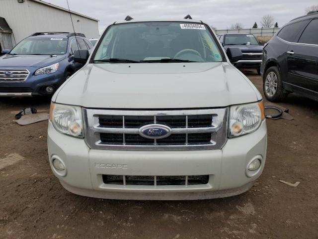 1FMCU03789KC99650 - 2009 FORD ESCAPE XLT WHITE photo 5