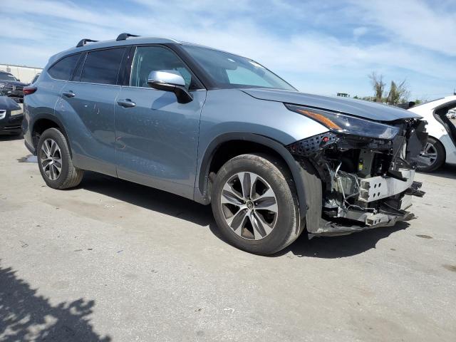 5TDGZRAH9NS130313 - 2022 TOYOTA HIGHLANDER XLE BLUE photo 4