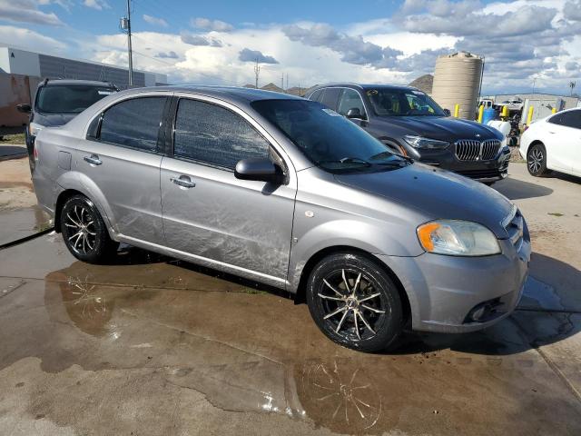 KL1TD56648B067492 - 2008 CHEVROLET AVEO BASE SILVER photo 4