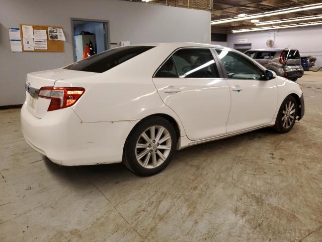 4T1BD1FK5DU069935 - 2013 TOYOTA CAMRY HYBRID WHITE photo 3