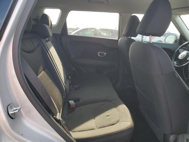 KNDJN2A23E7728086 - 2014 KIA SOUL SILVER photo 10