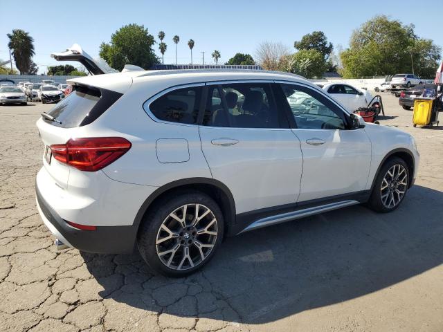 WBXJG7C07M5S09588 - 2021 BMW X1 SDRIVE28I WHITE photo 3