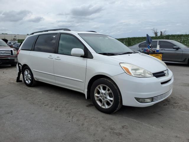 5TDZA22C14S016508 - 2004 TOYOTA SIENNA XLE WHITE photo 4