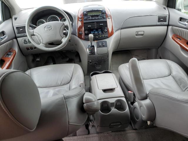 5TDZA22C14S016508 - 2004 TOYOTA SIENNA XLE WHITE photo 8