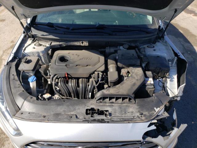 5NPE24AF3JH705289 - 2018 HYUNDAI SONATA SE SILVER photo 11