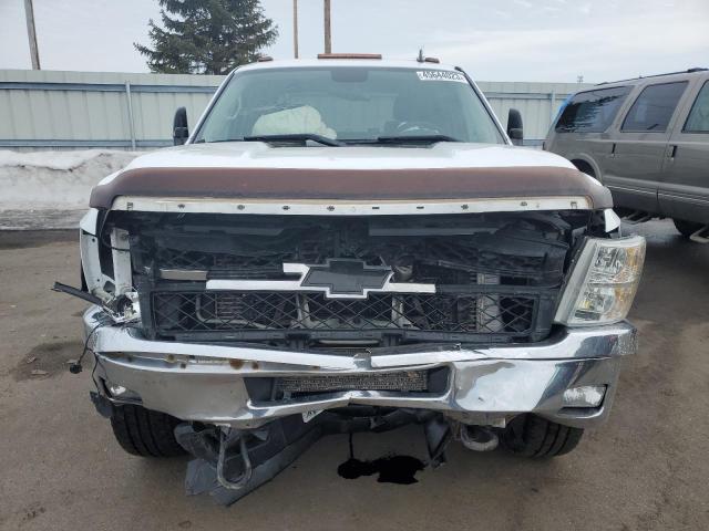 1GC1KYE84EF111618 - 2014 CHEVROLET SILVERADO K2500 HEAVY DUTY LTZ WHITE photo 5