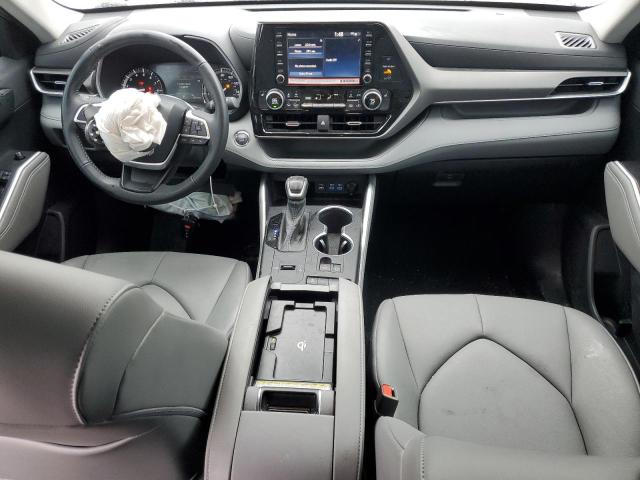 5TDGZRAH0NS143225 - 2022 TOYOTA HIGHLANDER XLE SILVER photo 8