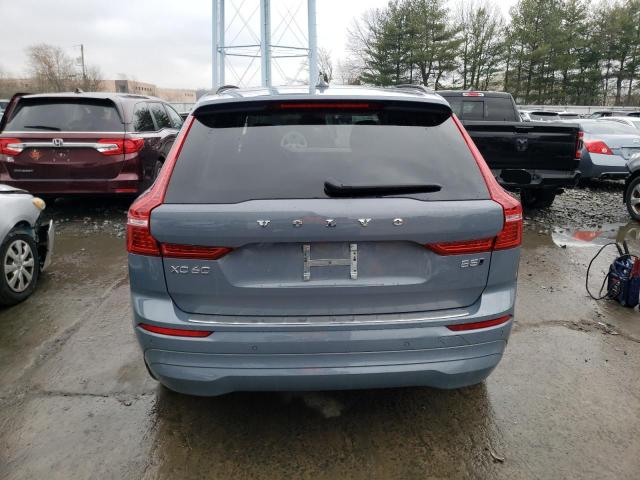 YV4L12RK2N1065991 - 2022 VOLVO XC60 B5 MOMENTUM GRAY photo 6