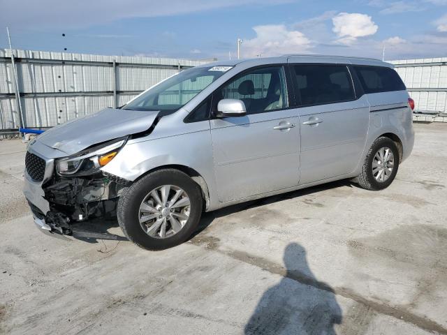 KNDMB5C11H6312625 - 2017 KIA SEDONA LX SILVER photo 1