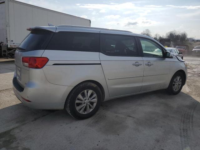 KNDMB5C11H6312625 - 2017 KIA SEDONA LX SILVER photo 3