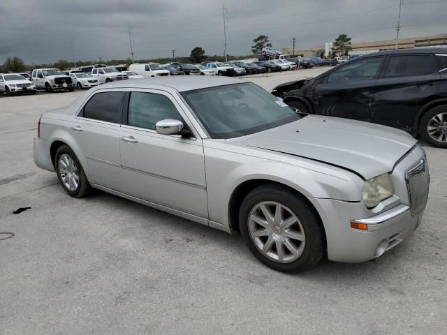 2C3KA63HX7H774650 - 2007 CHRYSLER 300C SILVER photo 4