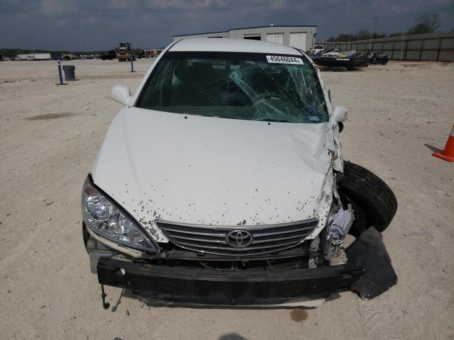 4T1BE30K35U012989 - 2005 TOYOTA CAMRY LE WHITE photo 5