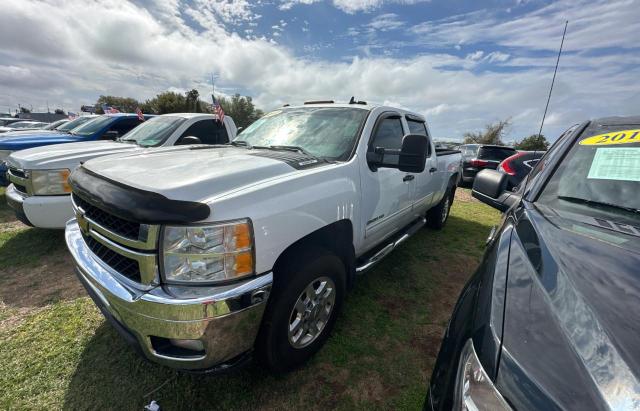 1GC1KXCG5CF226097 - 2012 CHEVROLET SILVERADO K2500 HEAVY DUTY LT WHITE photo 2