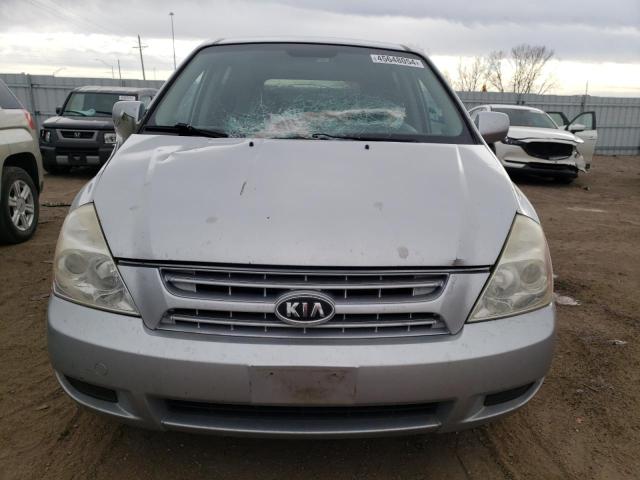 KNDMB133386264006 - 2008 KIA SEDONA SILVER photo 5