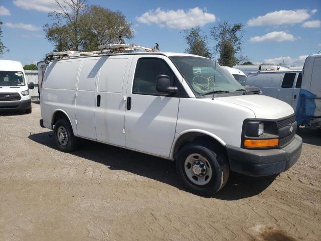 1GCWGFCA8D1119394 - 2013 CHEVROLET EXPRESS G2 WHITE photo 4