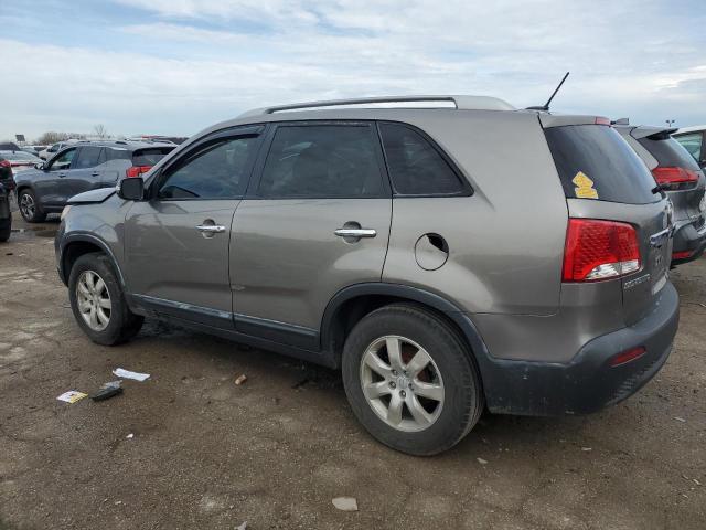 5XYKT4A64CG188904 - 2012 KIA SORENTO BASE GRAY photo 2