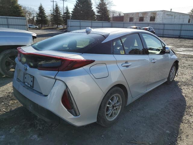 JTDKARFP8J3092411 - 2018 TOYOTA PRIUS PRIM Silber Foto 3