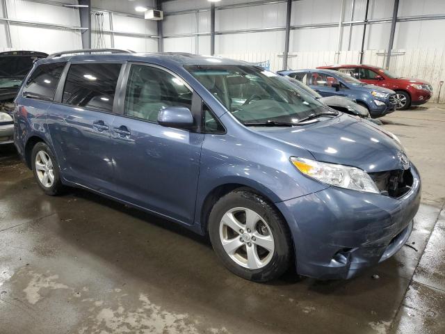 5TDKK3DC4FS537534 - 2015 TOYOTA SIENNA LE BLUE photo 4