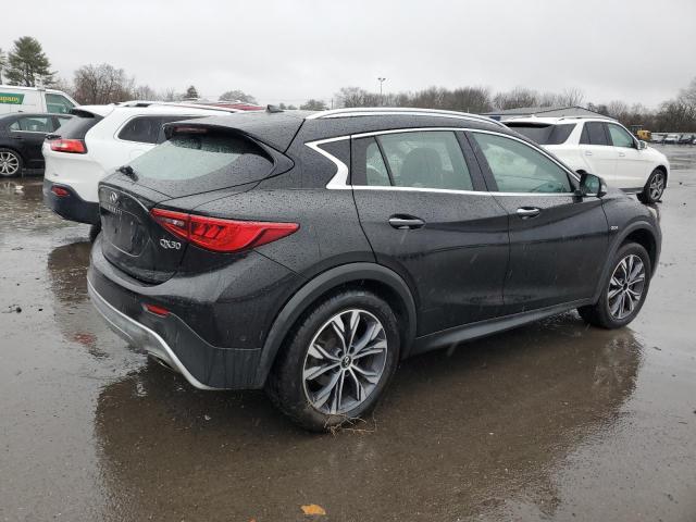 SJKCH5CR1HA026493 - 2017 INFINITI QX30 BASE 黑色 照片 3