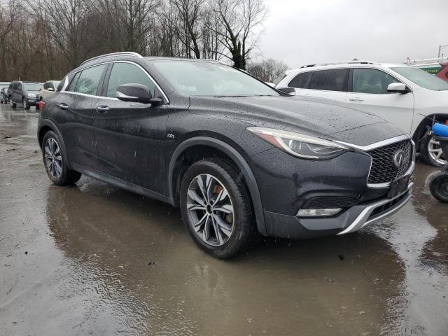 SJKCH5CR1HA026493 - 2017 INFINITI QX30 BASE 黑色 照片 4