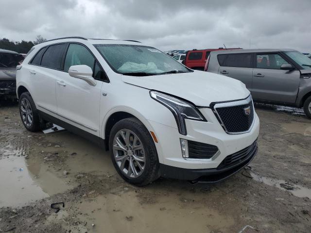 1GYKNGRS1MZ196078 - 2021 CADILLAC XT5 SPORT WHITE photo 4