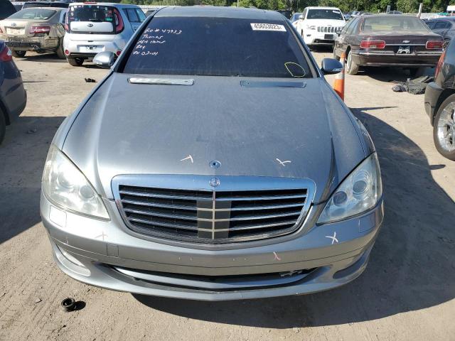 WDDNG86X18A172828 - 2008 MERCEDES-BENZ S 550 4MATIC GRAY photo 5