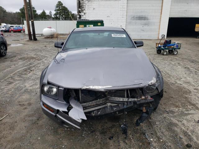 1ZVFT80N365162287 - 2006 FORD MUSTANG GRAY photo 5