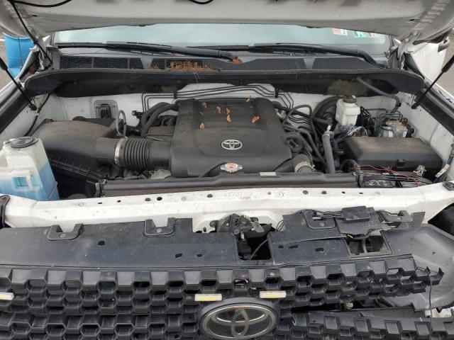 5TFCY5F19JX022591 - 2018 TOYOTA TUNDRA DOUBLE CAB SR/SR5 WHITE photo 11