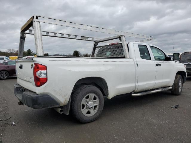 5TFCY5F19JX022591 - 2018 TOYOTA TUNDRA DOUBLE CAB SR/SR5 WHITE photo 3