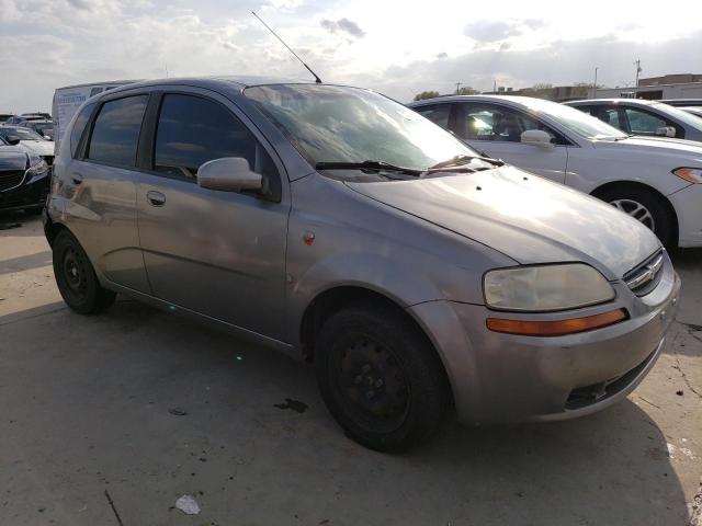 KL1TD66618B110479 - 2008 CHEVROLET AVEO BASE SILVER photo 4