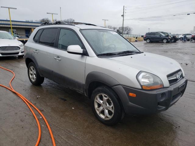 KM8JN12D79U001238 - 2009 HYUNDAI TUCSON SE SILVER photo 4