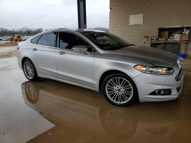 3FA6P0H9XGR332181 - 2016 FORD FUSION SE SILVER photo 4