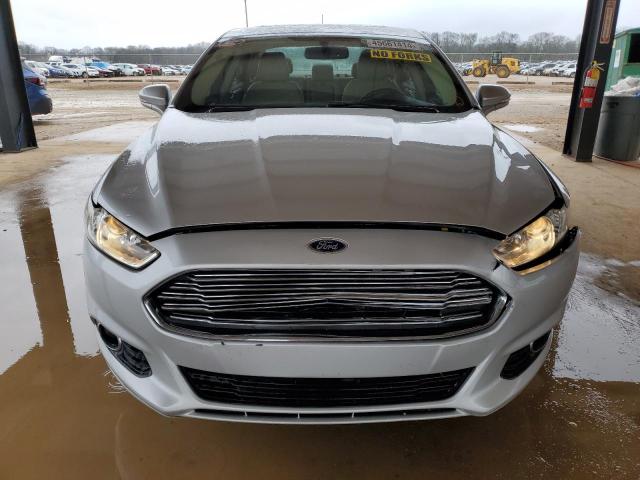 3FA6P0H9XGR332181 - 2016 FORD FUSION SE SILVER photo 5