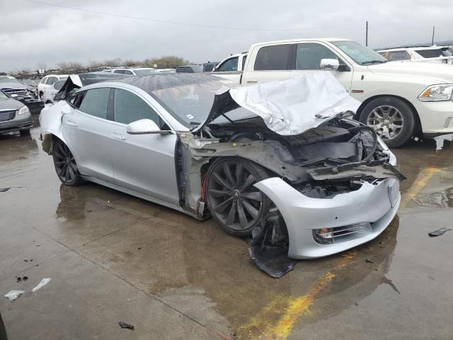 5YJSA1E22JF231877 - 2018 TESLA MODEL S Արծաթագույն լուսանկար 4